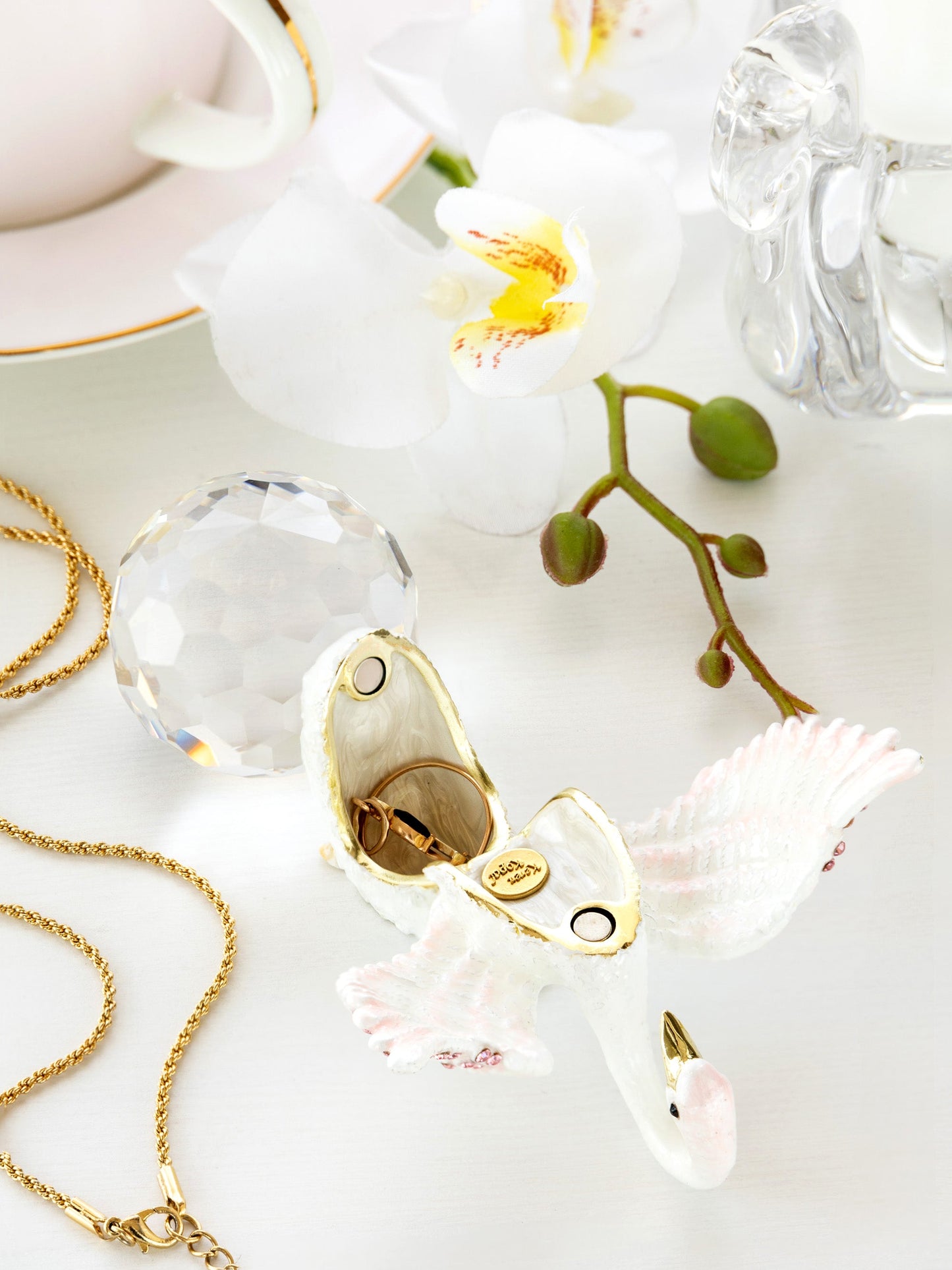 White Swan Holding Crystal-4